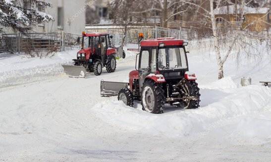 Winterdienst in Aurich – Schneeräumung vor Einfahrt