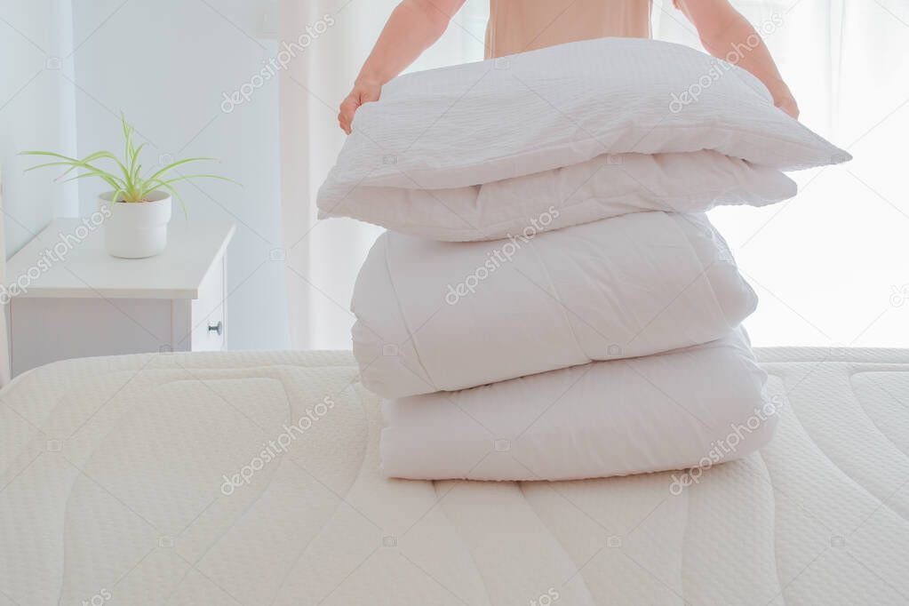 Endreinigung einer Ferienwohnung mit frischer Wäsche